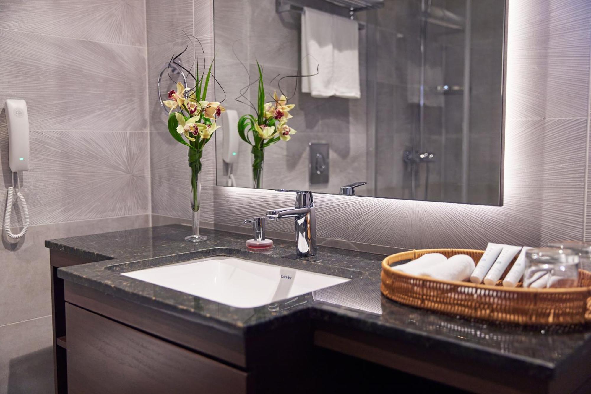 Hotel Yogh Hospitality Paramaribo Esterno foto